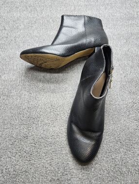 Bella Vita Black Ankle Booties Block Heel Zip Textured Womens 10WW